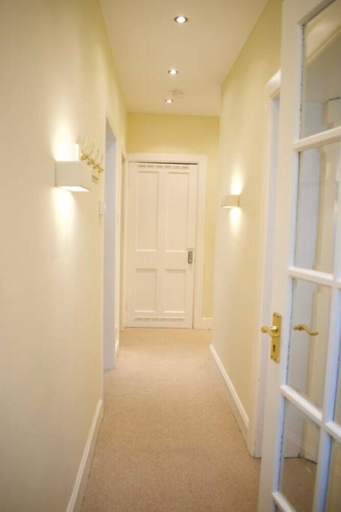 Beautiful 2 Bedroom City Centre Apartment