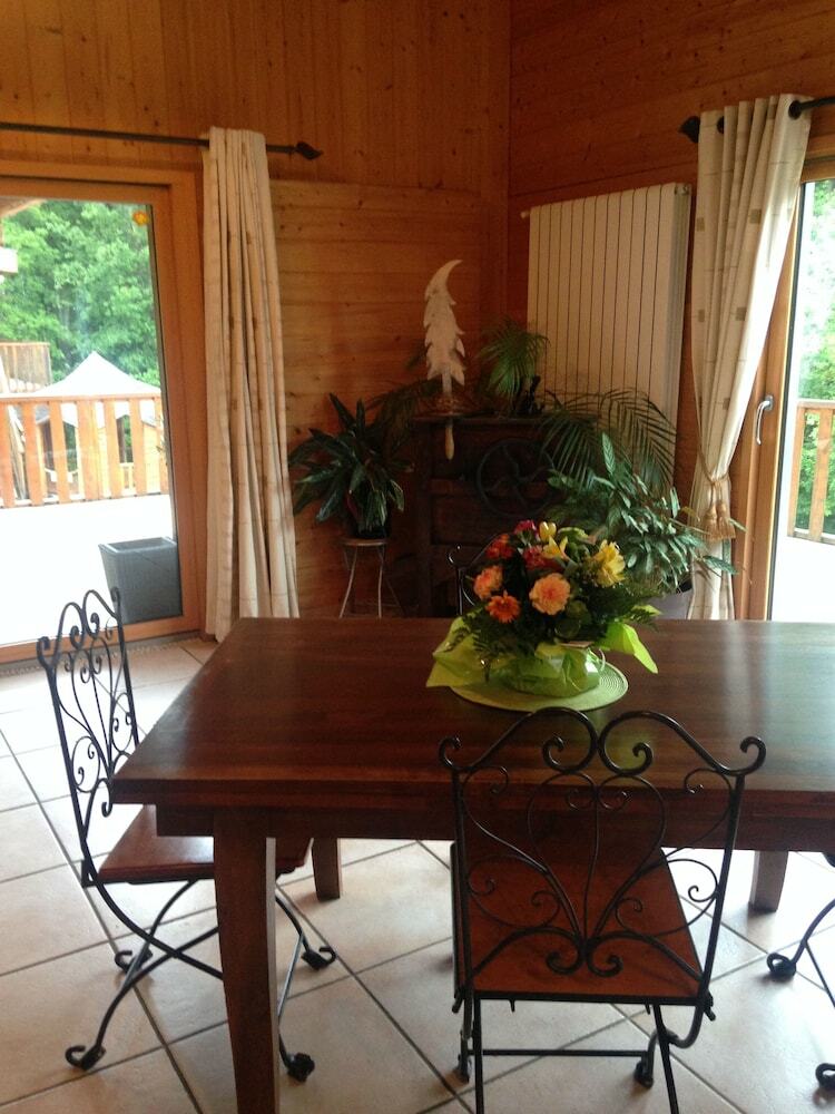 Hotel Chambres D'h�tes Les Sentiers Du Lac