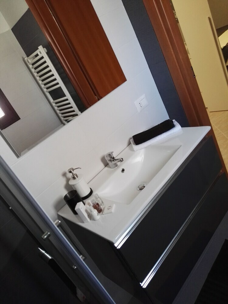 Bed & Breakfast Black & White