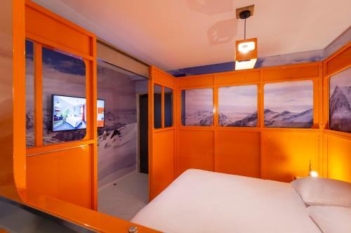 Hotel Base Camp Lodge