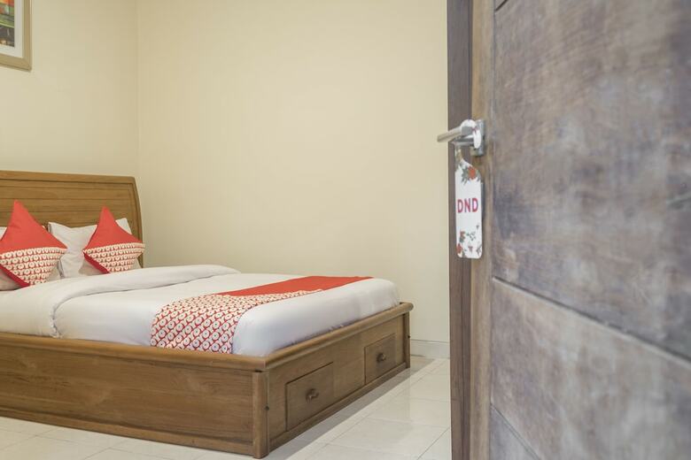 Hotel Oyo 824 Makassar Guest House