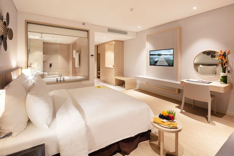 Dqua Hotel And Apartment