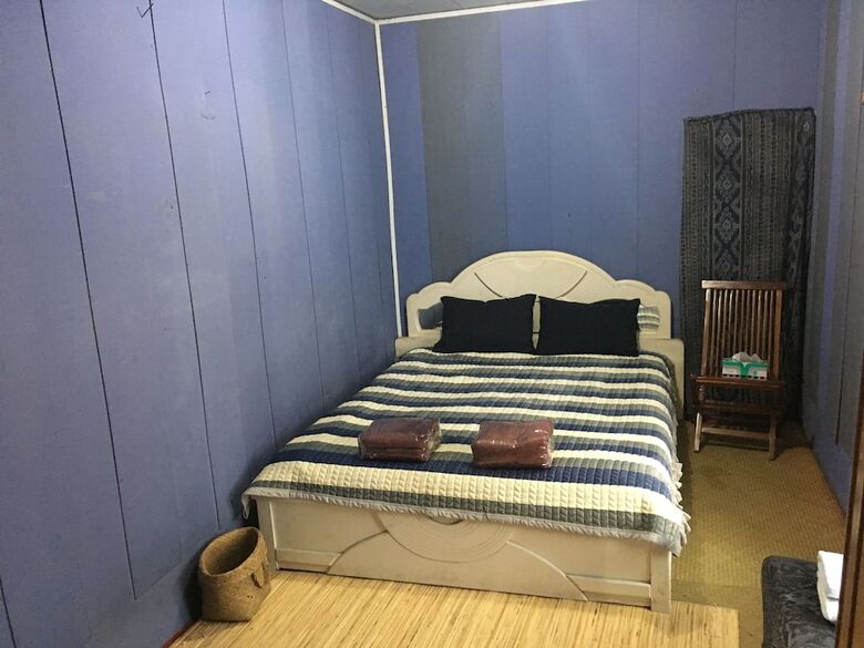 Bed & Breakfast Arut Riverside Orangutan Guest House