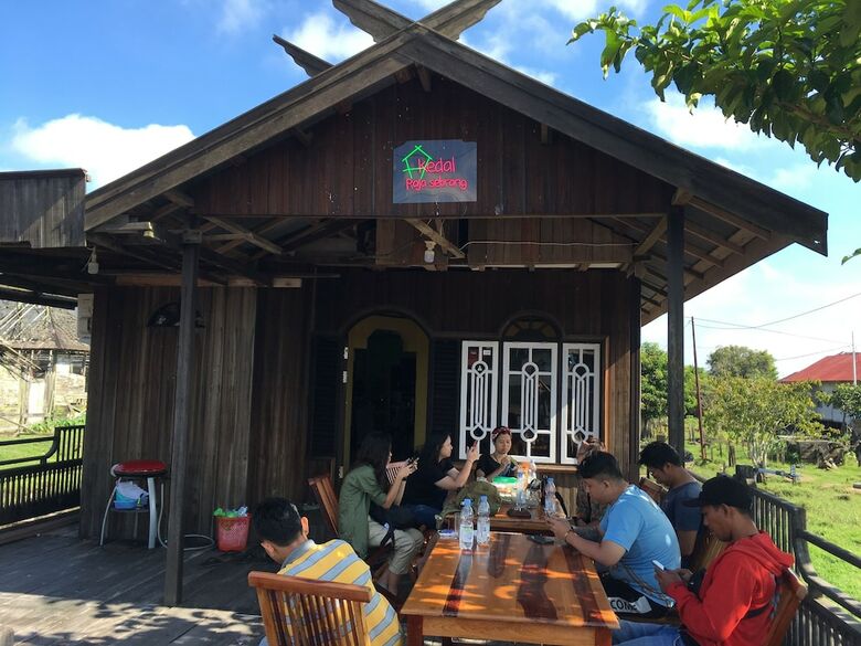 Bed & Breakfast Arut Riverside Orangutan Guest House