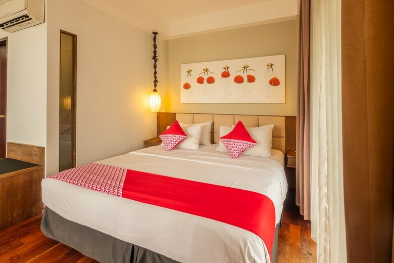 Hotel Capital O 852 The Silk At Dago