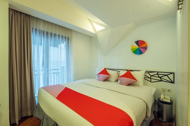 Hotel Capital O 852 The Silk At Dago