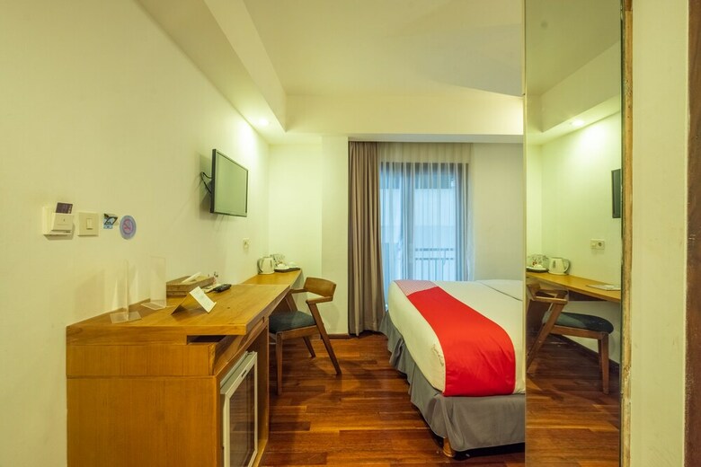 Hotel Capital O 852 The Silk At Dago