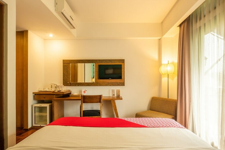 Hotel Capital O 852 The Silk At Dago
