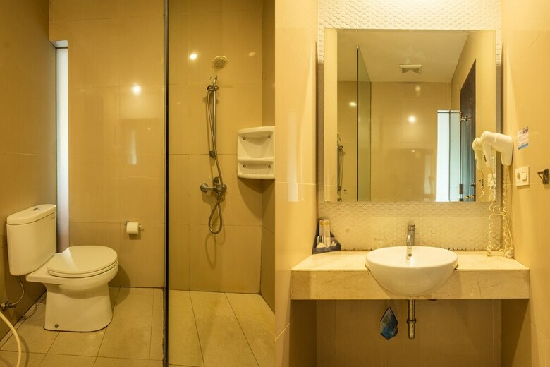 Hotel Capital O 852 The Silk At Dago