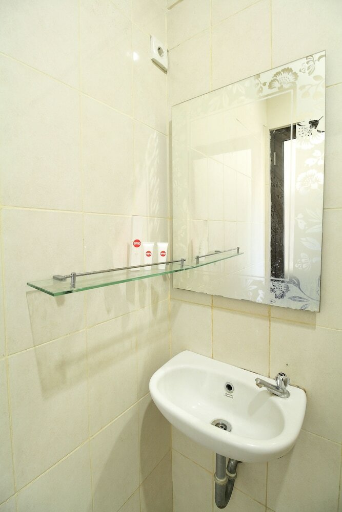 Hotel Oyo 734 Tuban Torres Accomodation