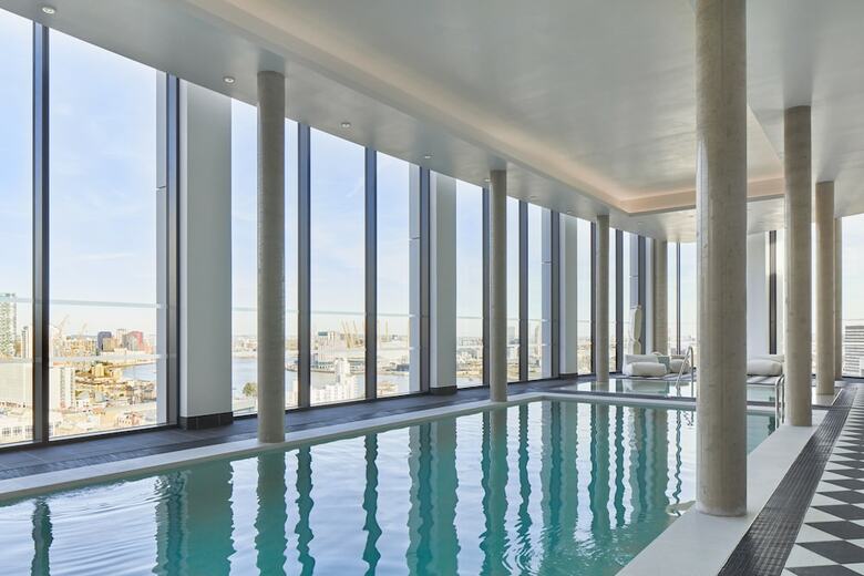 Hotel The Collective Canary Wharf