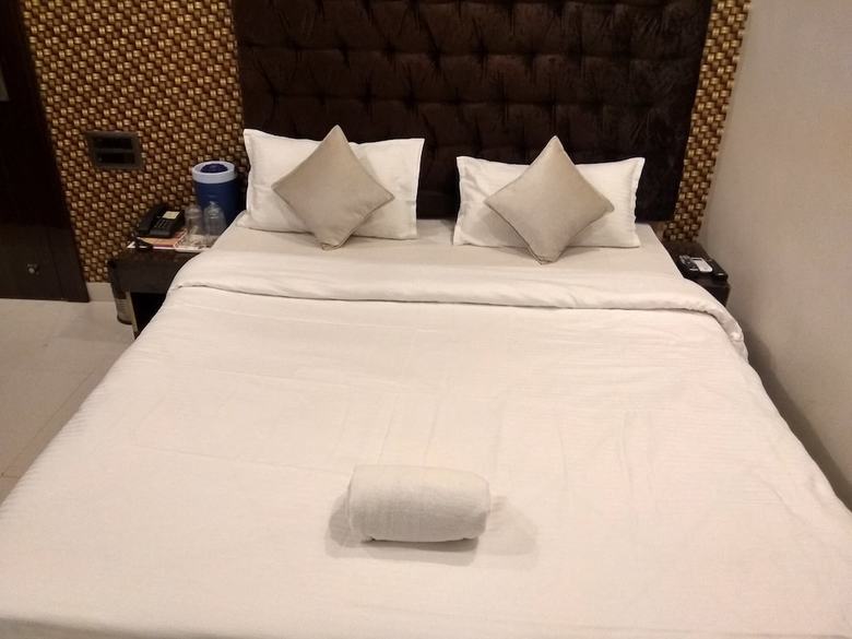 Hotel Jk Rooms 126 Parashar Legacy - Station
