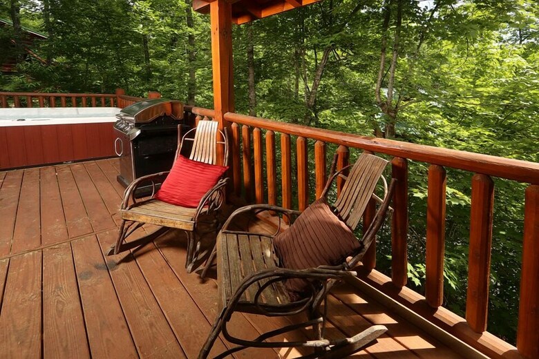 Mountain Majesty - Two Bedroom Cabin