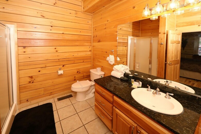 Majestic Mountain Pool Lodge - Seven Bedroom Cabin
