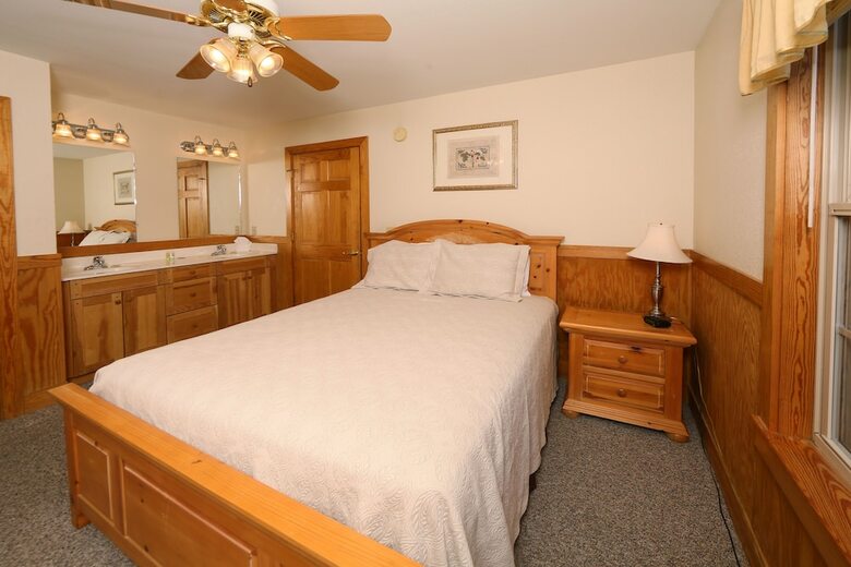 Magnolia Place 5 - Eight Bedroom Chalet