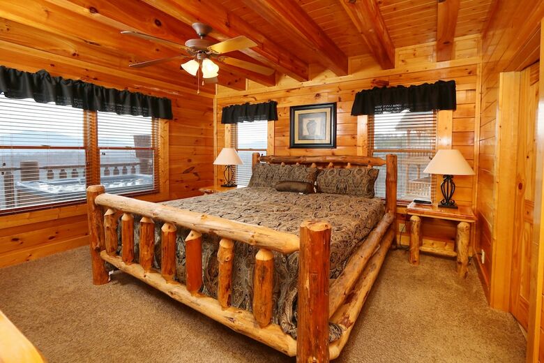 Wavyleaf Retreat - Four Bedroom Cabin