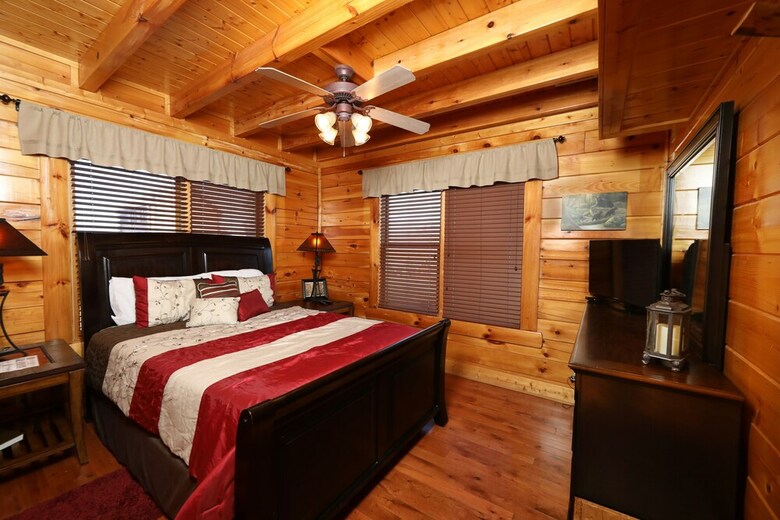 Bearadise In The Smokies - Two Bedroom Cabin
