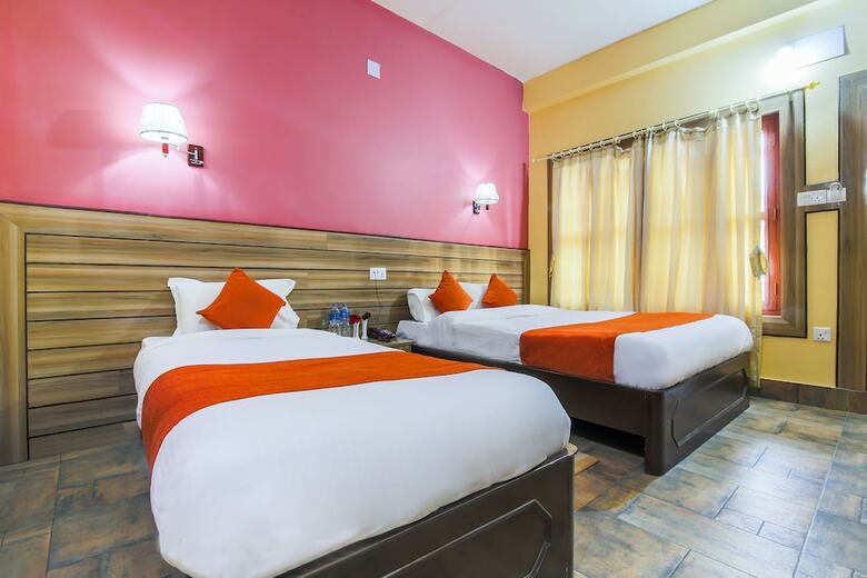 Hotel Oyo 379 Holiday Resort