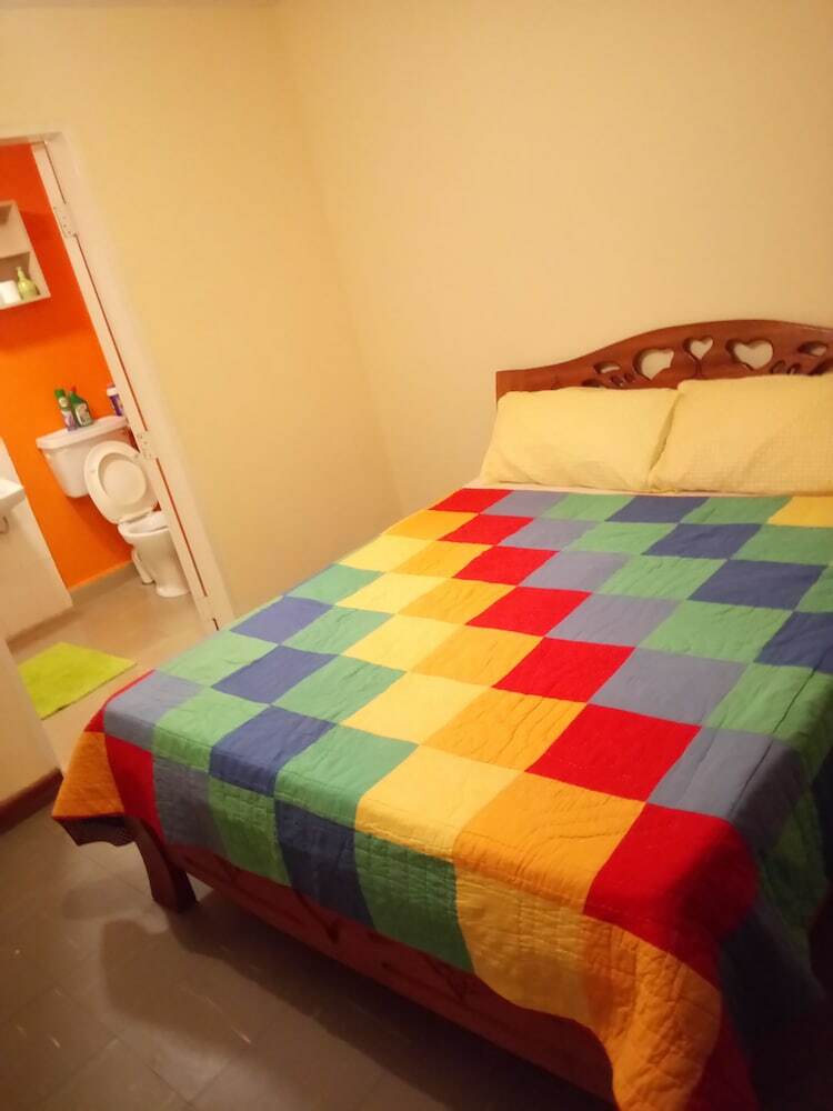 Exquisite Airport Apartment