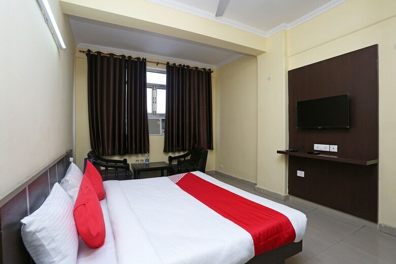 Oyo 29315 Kiwi Hotel & Spa