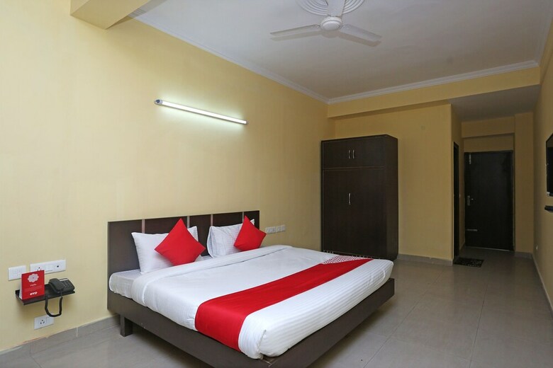 Oyo 29315 Kiwi Hotel & Spa