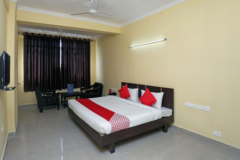 Oyo 29315 Kiwi Hotel & Spa