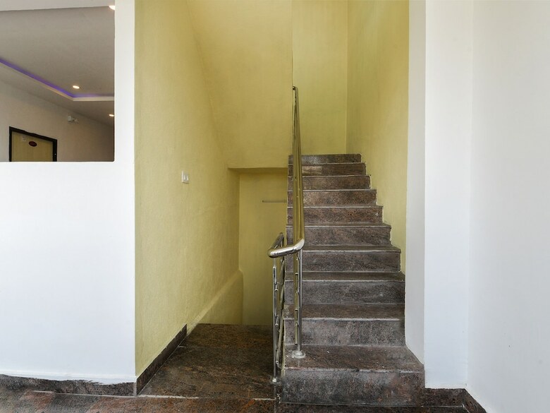 Oyo 27936 Hotel Welcome Tirupati