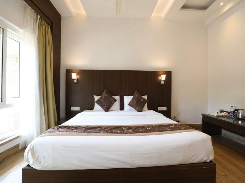 Oyo 28682 Hotel Devika