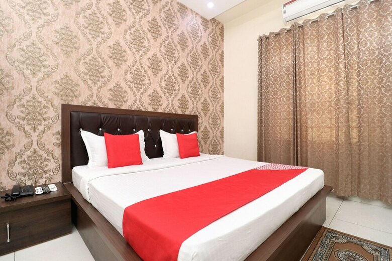 Hotel Oyo 31026 Samrat Regency