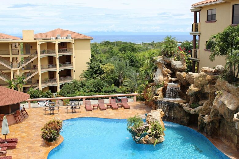Aparthotel Clarion Suites Roatan At Pineapple Villas