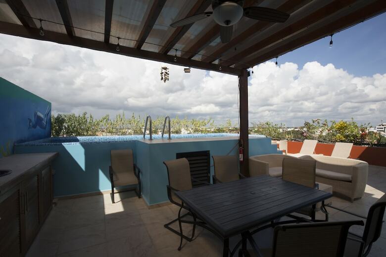 The City Condos By Playa Paradise
