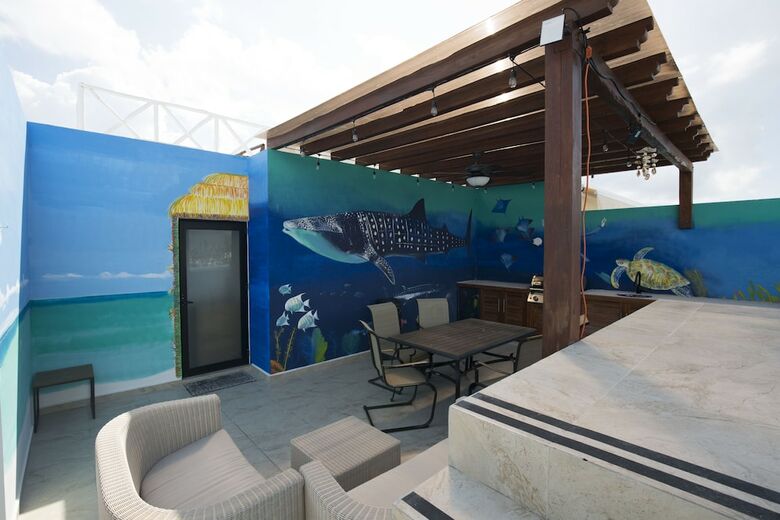 The City Condos By Playa Paradise