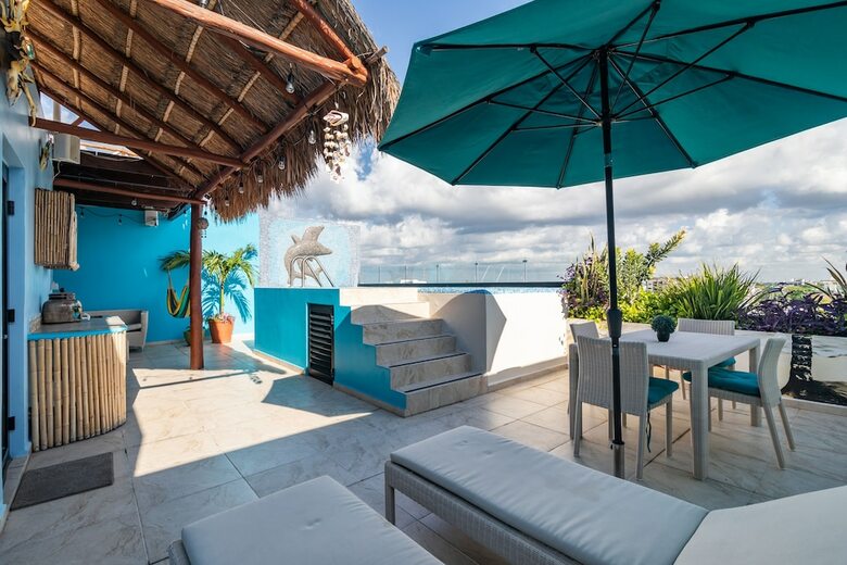 The City Condos By Playa Paradise