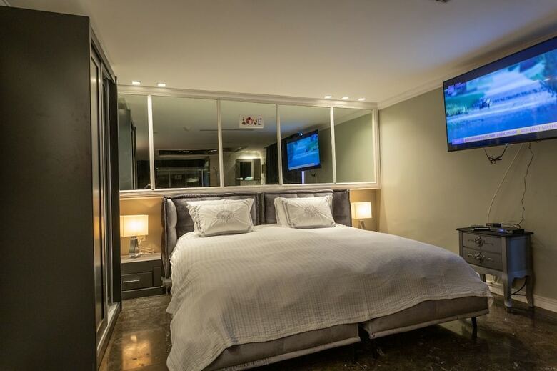 Villa Alma Suites