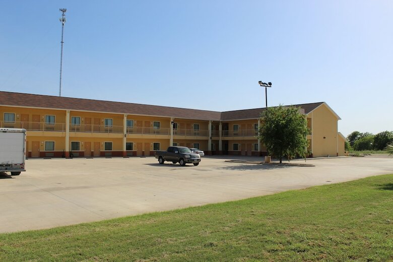 Motel Horizon Inn & Suites - Pearsall