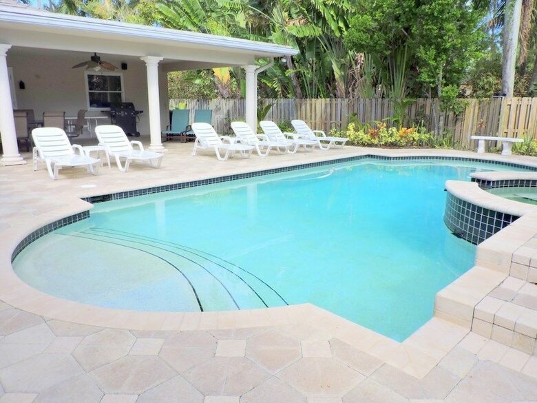 Casa Serena 5/3 For 10 Guests Heated Pool & Jacuzzi