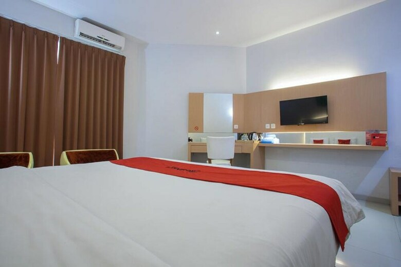 Hotel Reddoorz Plus @ Idjen Boulevard Malang