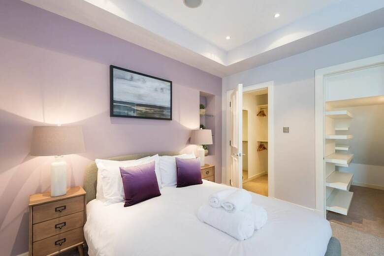 5-star Luxurious George Street Apartment