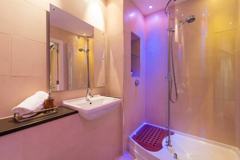5-star Luxurious George Street Apartment
