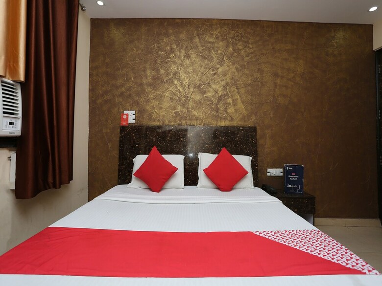 Oyo 28440 Mk Hotel And Restaurant