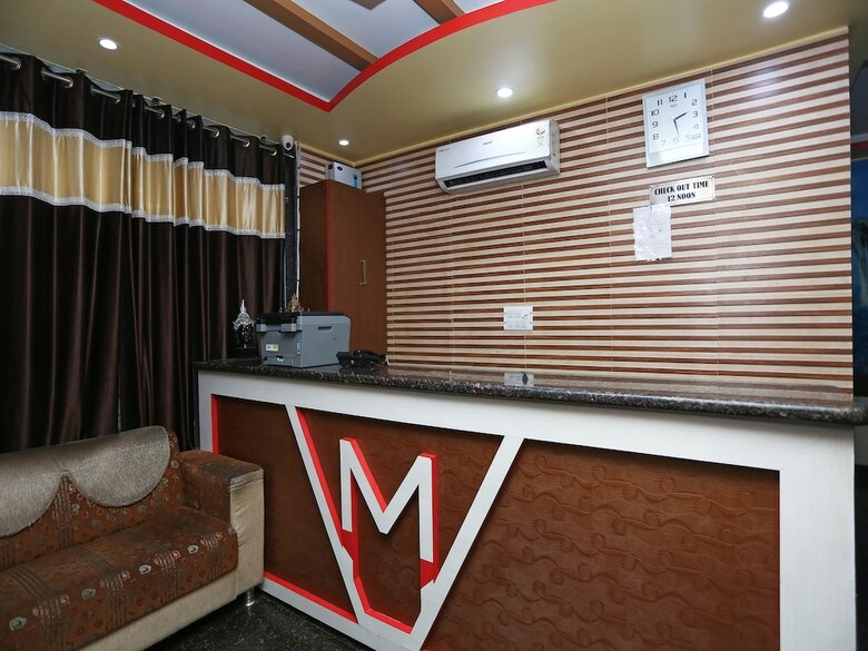 Oyo 28440 Mk Hotel And Restaurant