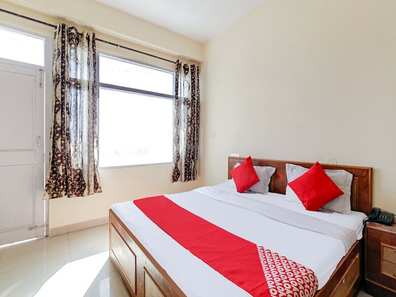 Oyo 7483 Hotel Modgil