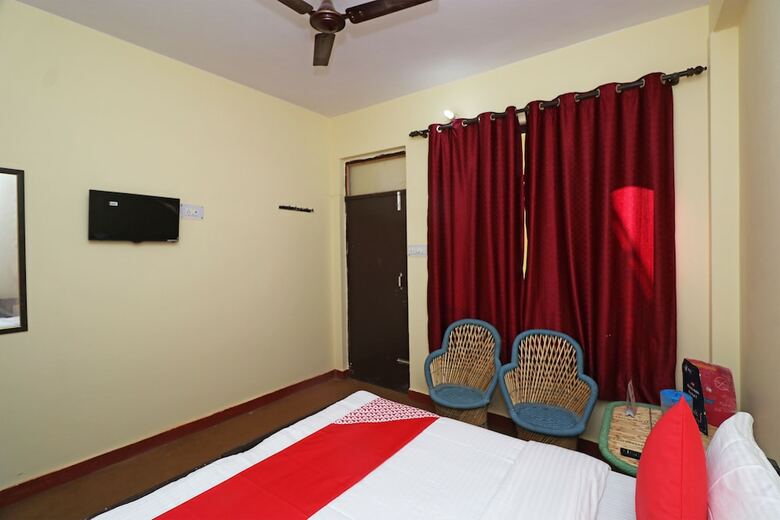 Hotel Oyo 23275 Shiv Ganga View