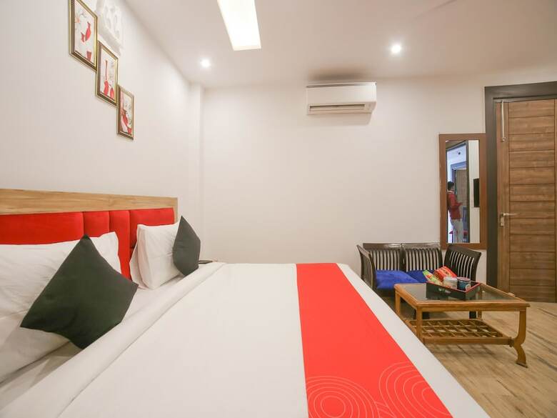 Hotel Collection O 30076 Main Chhatarpur Road Asola