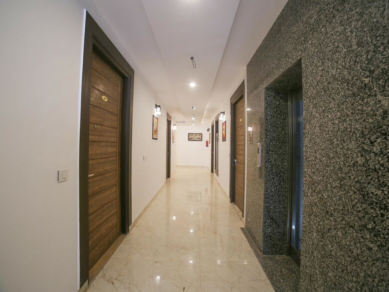 Hotel Collection O 30076 Main Chhatarpur Road Asola
