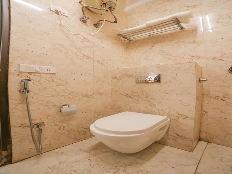 Hotel Collection O 30076 Main Chhatarpur Road Asola