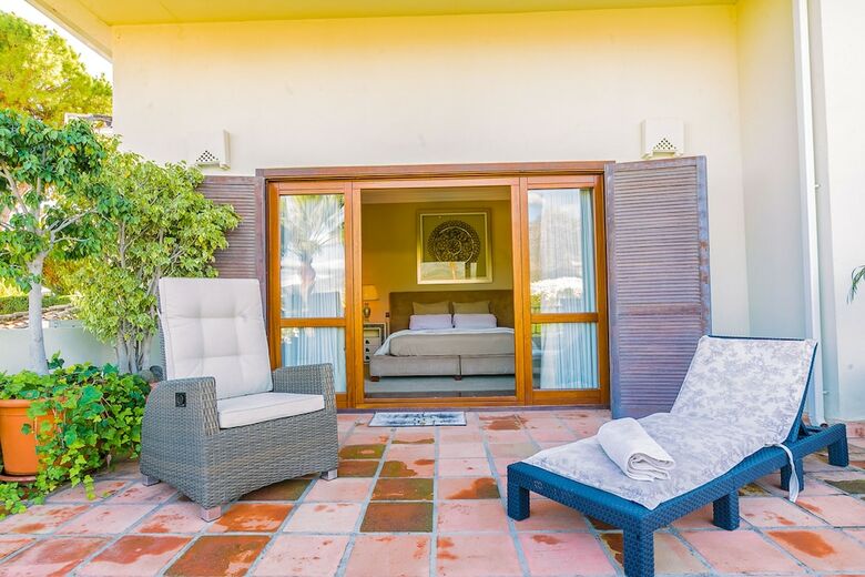 Oleholidays Villa Holy Nueva Andaluc�a