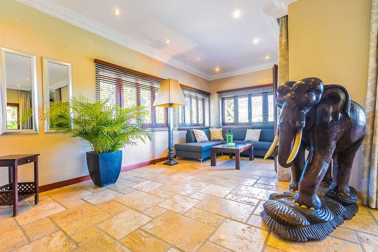Oleholidays Villa Holy Nueva Andaluc�a