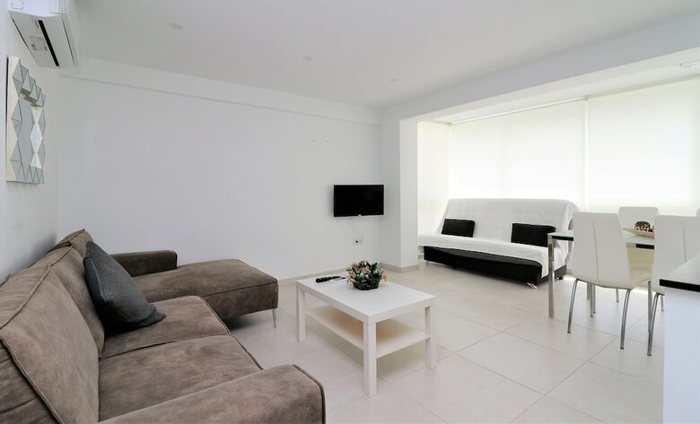 Apartamentos Versalles 7-32