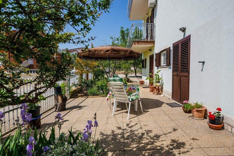 Apartments Bagic